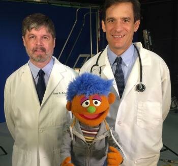  Scott Allen , Muppet Alex und Josiah Reiche